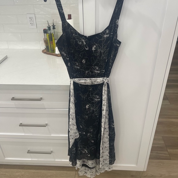 White House Black Market Dresses White House Black Market Floral